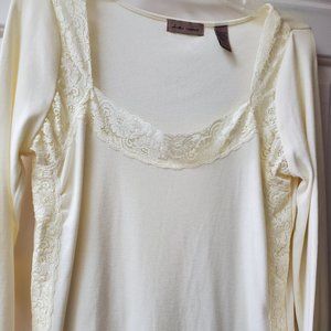 ie Relaxed LOW NECK CREAM TOP
